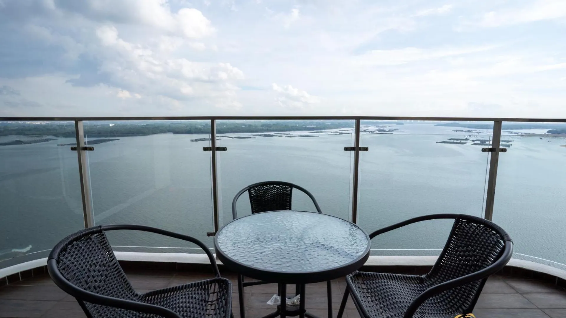 Ferienwohnung Scenic Country Garden Danga Bay By Lions Bay Johor Bahru Apartment